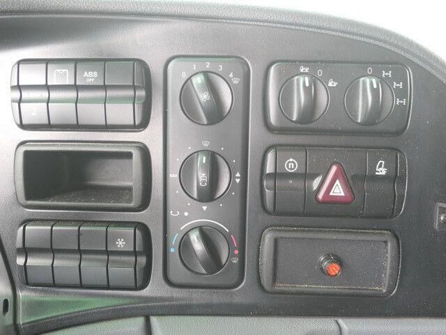 Road sweeper Mercedes-Benz 2032 A Actros 4x4, Bucher STKF 9500, Airport, AC: picture 14 Road sweeper Mercedes-Benz 2032 A Actros 4x4, Bucher STKF 9500, Airport, AC: picture 14