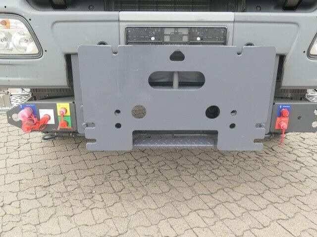 Road sweeper Mercedes-Benz 2032 A Actros 4x4, Bucher STKF 9500, Airport, AC: picture 8 Road sweeper Mercedes-Benz 2032 A Actros 4x4, Bucher STKF 9500, Airport, AC: picture 8