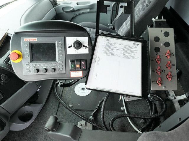 Road sweeper Mercedes-Benz 2032 A Actros 4x4, Bucher STKF 9500, Airport, AC: picture 16 Road sweeper Mercedes-Benz 2032 A Actros 4x4, Bucher STKF 9500, Airport, AC: picture 16