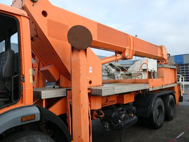 Mercedes-Benz 2429 6X4, SK-Modell, Ruthmann MT 325, 27,4 mtr. - Truck mounted aerial platform: picture 4 Mercedes-Benz 2429 6X4, SK-Modell, Ruthmann MT 325, 27,4 mtr. - Truck mounted aerial platform: picture 4