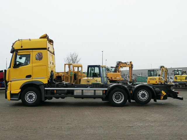 Mercedes-Benz 2546 L 6x2, MP4, 2x Schlafliege, Bullfänger, AC - Container transporter/ Swap body truck: picture 2 Mercedes-Benz 2546 L 6x2, MP4, 2x Schlafliege, Bullfänger, AC - Container transporter/ Swap body truck: picture 2