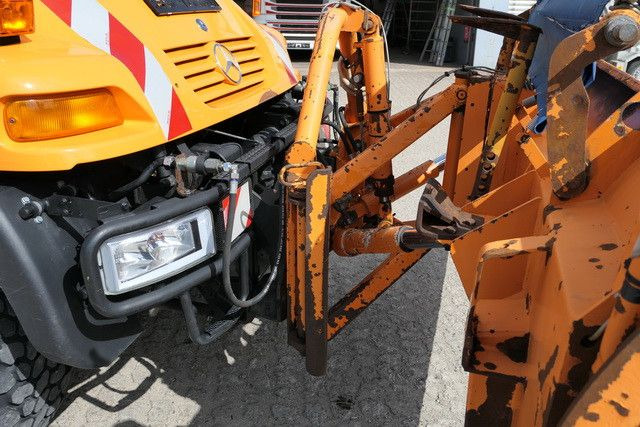 Truck Unimog U 300 4x4, Schmidt, Streuer, Schild, Klima,27tkm: picture 10