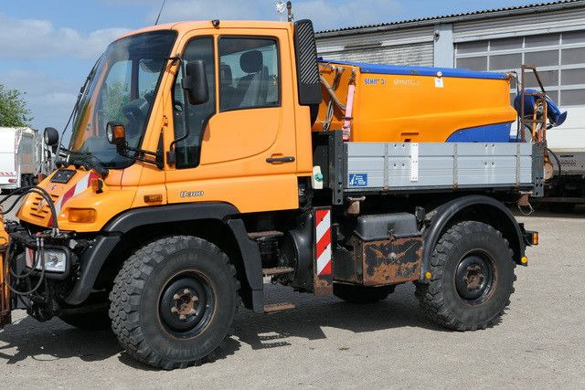 Unimog U 300 4x4, Schmidt, Streuer, Schild, Klima,27tkm - Truck: picture 2 Unimog U 300 4x4, Schmidt, Streuer, Schild, Klima,27tkm - Truck: picture 2