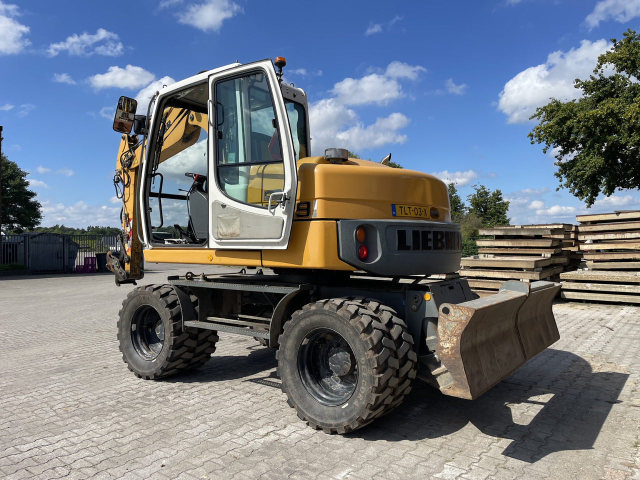 Liebherr A309 - Wheel excavator: picture 2 Liebherr A309 - Wheel excavator: picture 2