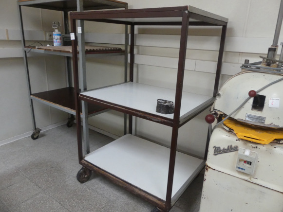 2 Chariots à roulettes 3 niveaux - Bakery equipment: picture 2 2 Chariots à roulettes 3 niveaux - Bakery equipment: picture 2