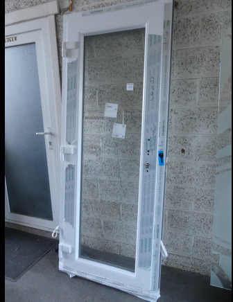 Construction equipment Châssis porte vitrée extérieure en PVC Salamander: picture 1