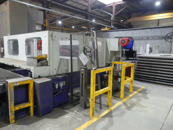 Machine de découpe laser CO² avec refroidisseur et aspiration de fumée Bystronic Bylaser 6000 - Metalworking machinery: picture 1 Machine de découpe laser CO² avec refroidisseur et aspiration de fumée Bystronic Bylaser 6000 - Metalworking machinery: picture 1