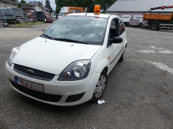 REF:TRE614 - Voiture Utilitaire Ford FIESTA TDCI (2005-101.699 km) - Car: picture 1 REF:TRE614 - Voiture Utilitaire Ford FIESTA TDCI (2005-101.699 km) - Car: picture 1