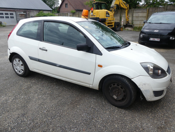 REF:TRE614 - Voiture Utilitaire Ford FIESTA TDCI (2005-101.699 km) - Car: picture 3 REF:TRE614 - Voiture Utilitaire Ford FIESTA TDCI (2005-101.699 km) - Car: picture 3