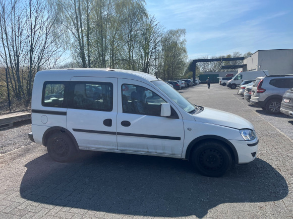 Voiture Opel Combo C (2006-80937 km-VIN :W0L0XCF0663029069) - Car: picture 1 Voiture Opel Combo C (2006-80937 km-VIN :W0L0XCF0663029069) - Car: picture 1