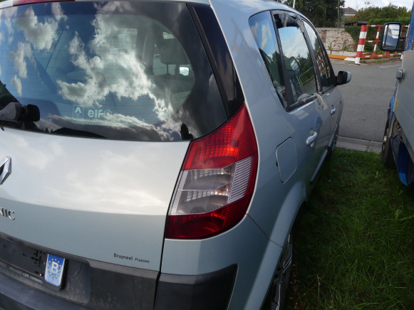 Voiture Renault Scenic 1.9 DCI - Car: picture 5 Voiture Renault Scenic 1.9 DCI - Car: picture 5