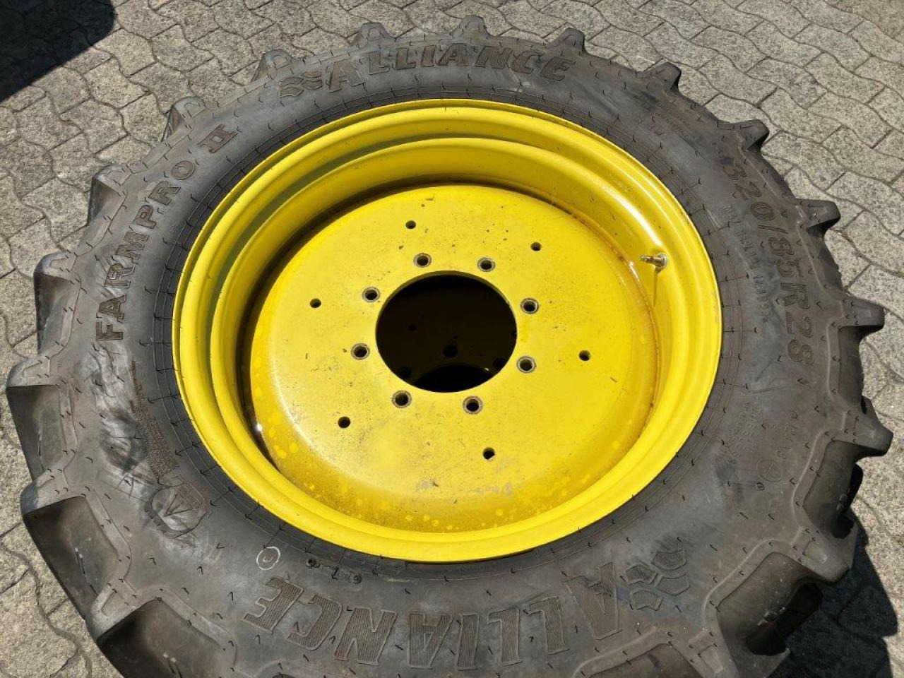 Alliance 320/85R28 - Tire for Agricultural machinery: picture 4 Alliance 320/85R28 - Tire for Agricultural machinery: picture 4