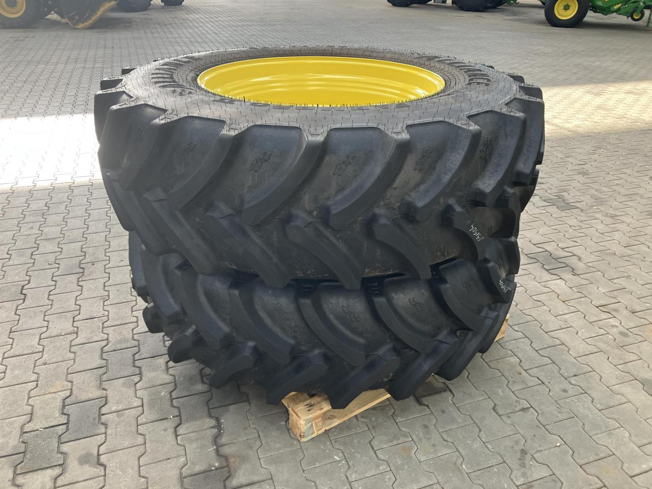 Alliance 520/85R38 - Tire for Agricultural machinery: picture 2 Alliance 520/85R38 - Tire for Agricultural machinery: picture 2