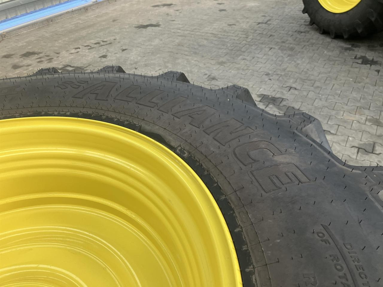 Alliance 520/85R38 - Tire for Agricultural machinery: picture 4 Alliance 520/85R38 - Tire for Agricultural machinery: picture 4