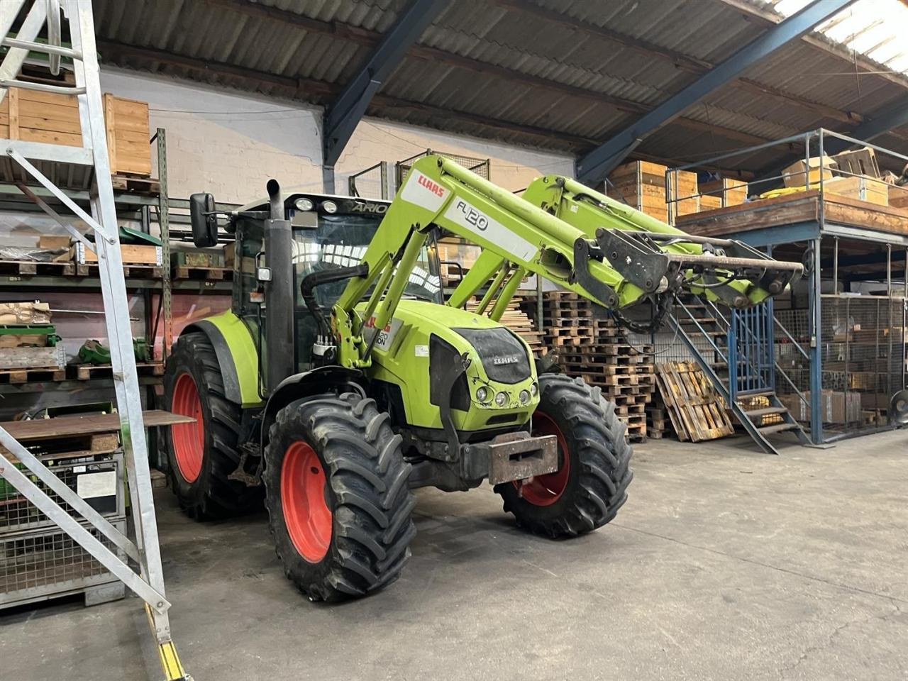 CLAAS Arion 420 - Farm tractor: picture 2 CLAAS Arion 420 - Farm tractor: picture 2