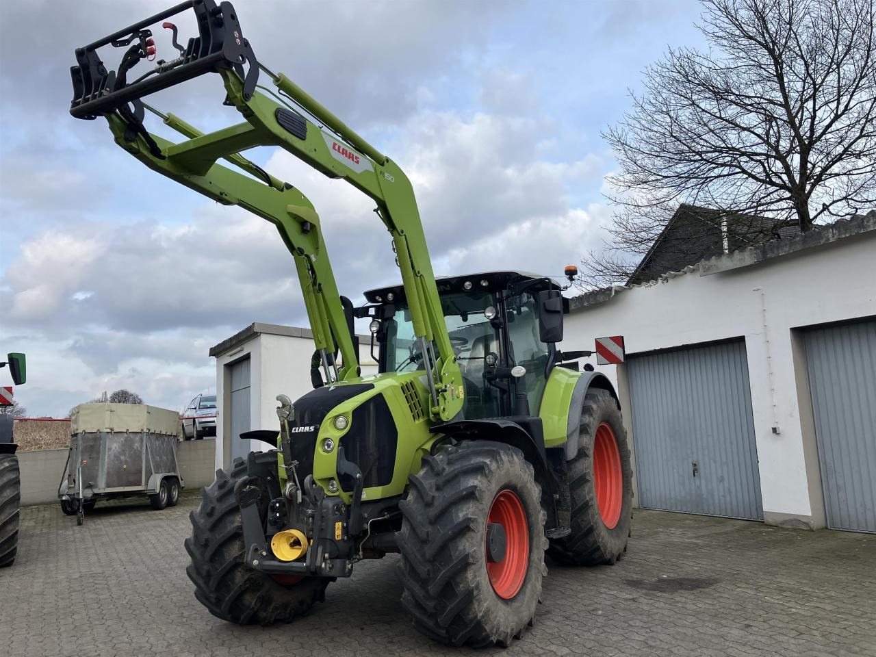 CLAAS Arion 660 C Matic - Farm tractor: picture 1 CLAAS Arion 660 C Matic - Farm tractor: picture 1