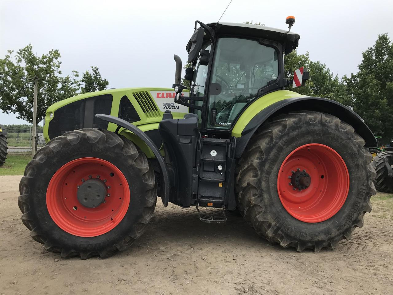 CLAAS Axion 950 - Farm tractor: picture 1 CLAAS Axion 950 - Farm tractor: picture 1