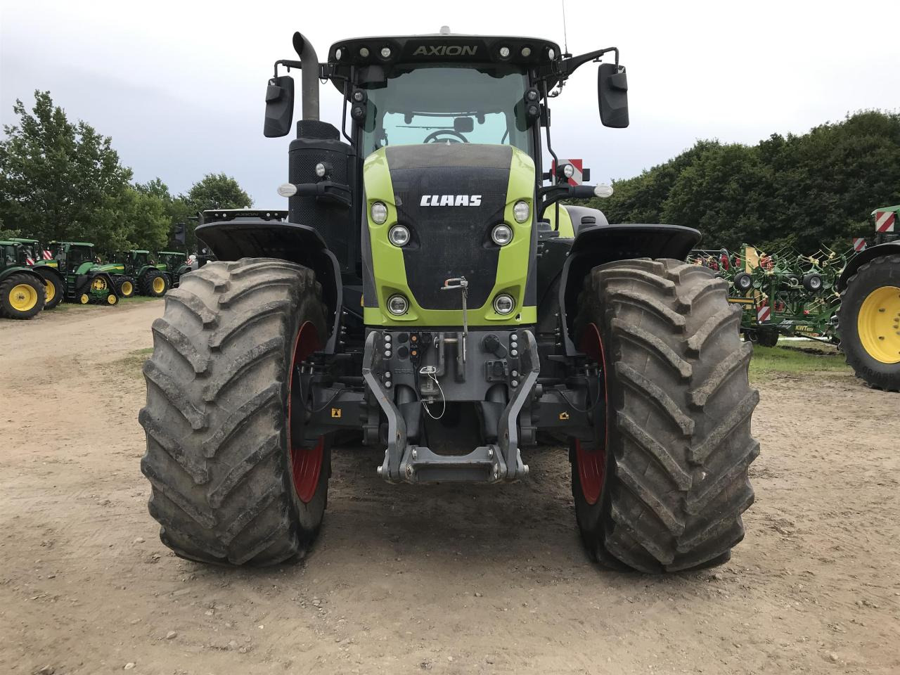 CLAAS Axion 950 - Farm tractor: picture 3 CLAAS Axion 950 - Farm tractor: picture 3