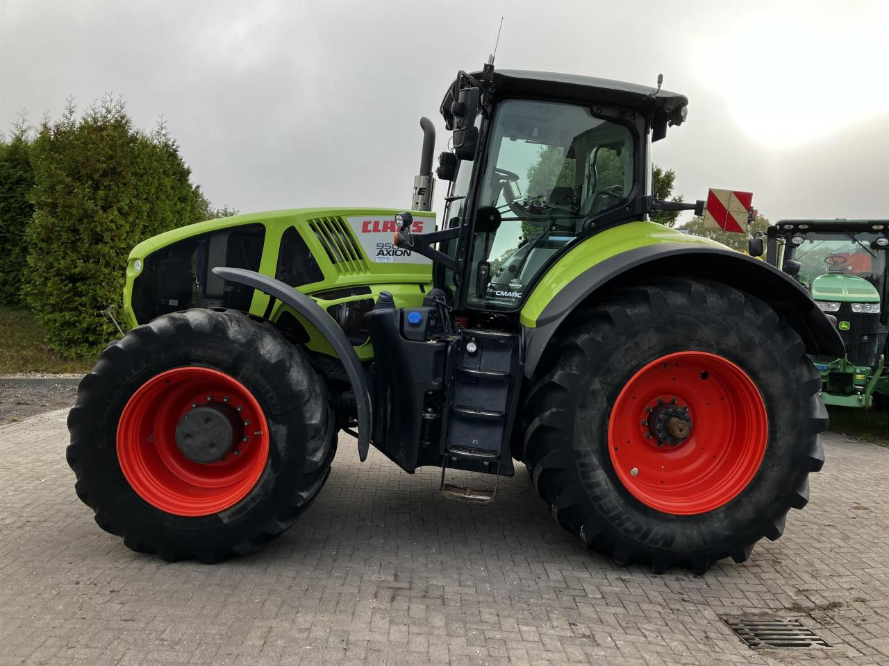 CLAAS Axion 950 - Farm tractor: picture 1 CLAAS Axion 950 - Farm tractor: picture 1