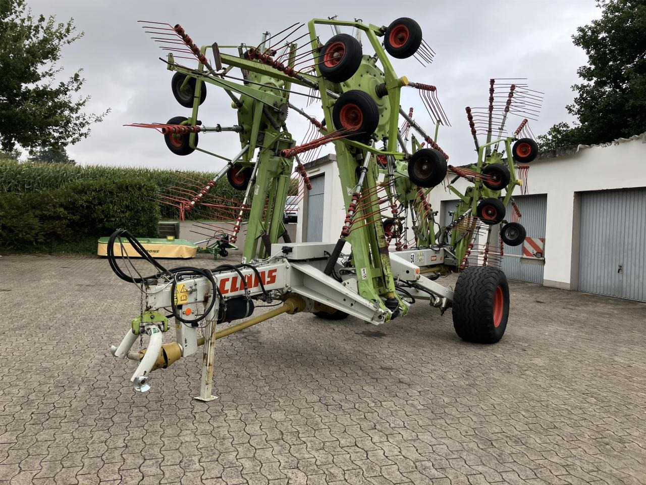 CLAAS Liner 3000 - Tedder/ Rake: picture 2 CLAAS Liner 3000 - Tedder/ Rake: picture 2