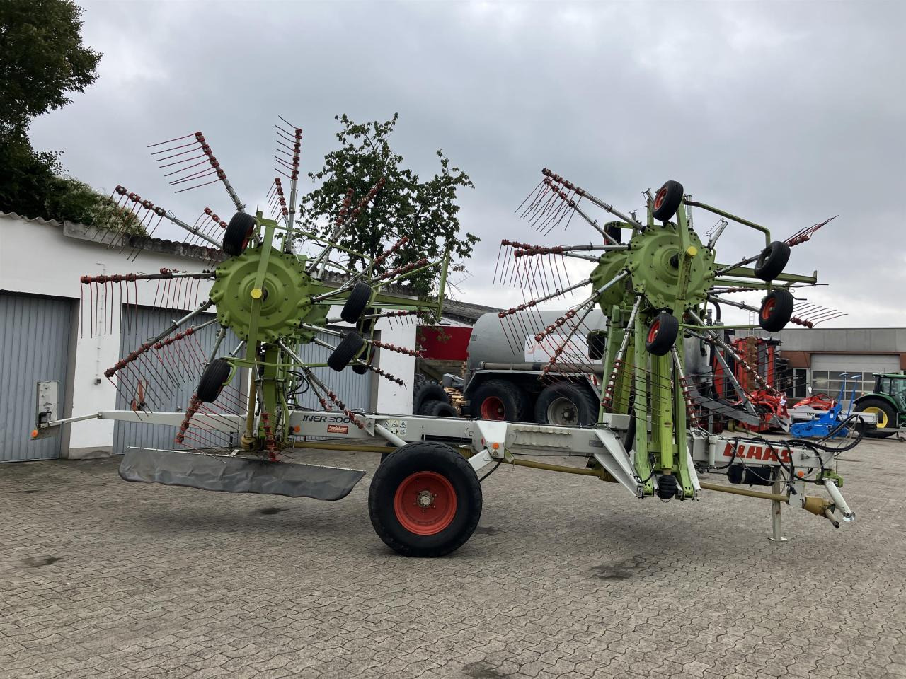 CLAAS Liner 3000 - Tedder/ Rake: picture 3 CLAAS Liner 3000 - Tedder/ Rake: picture 3