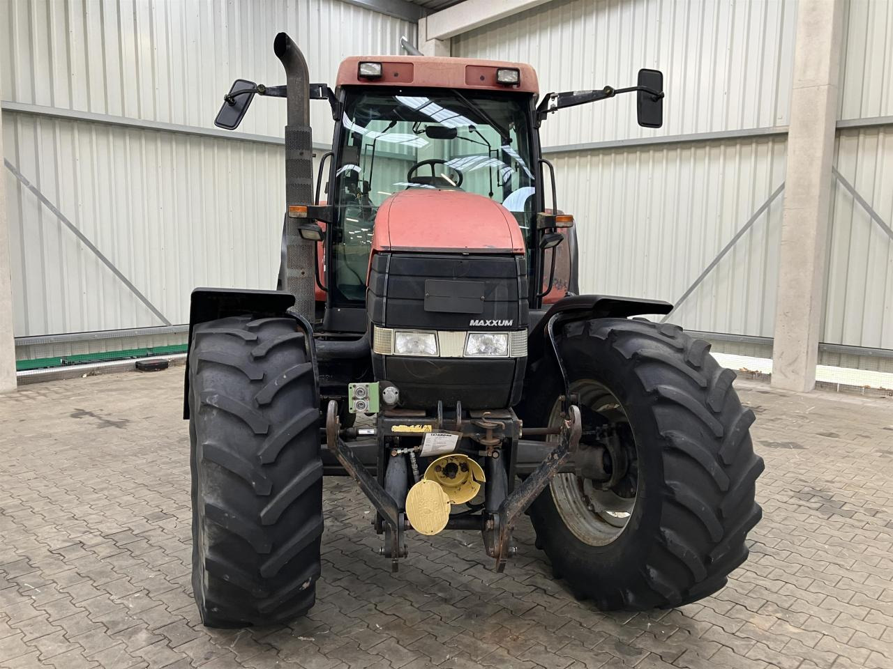 Case-IH MX 170 - Farm tractor: picture 3 Case-IH MX 170 - Farm tractor: picture 3