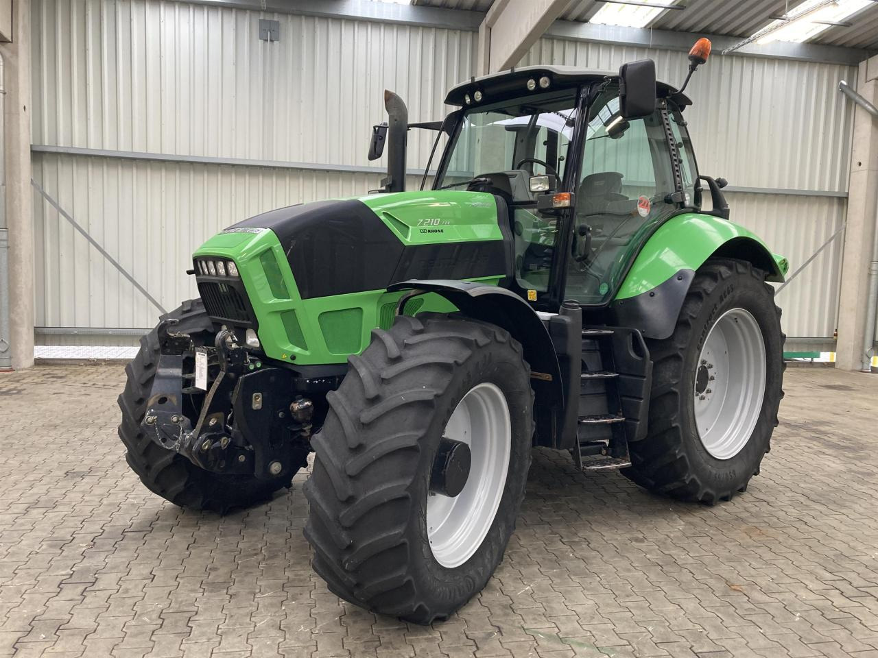 Deutz-Fahr 7210 TTV - Farm tractor: picture 1 Deutz-Fahr 7210 TTV - Farm tractor: picture 1