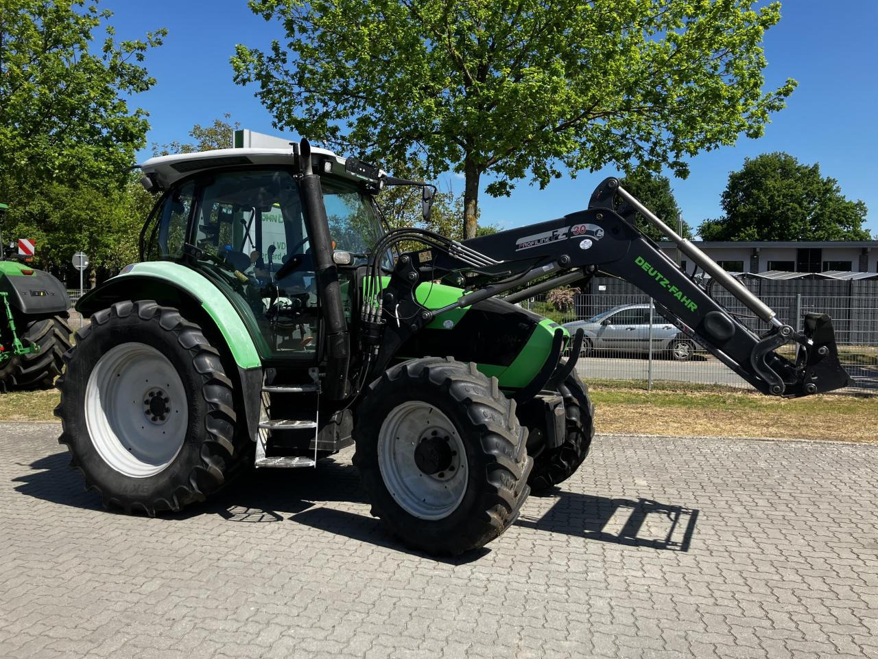 Deutz-Fahr Agrotron K410 - Farm tractor: picture 2 Deutz-Fahr Agrotron K410 - Farm tractor: picture 2