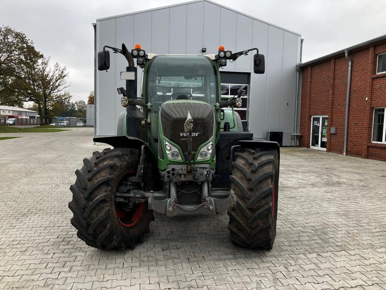 Fendt 716 Vario - Farm tractor: picture 2 Fendt 716 Vario - Farm tractor: picture 2