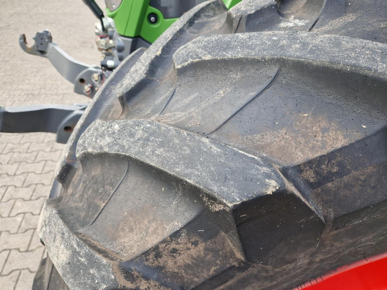 Farm tractor Fendt 826 Vario S4 Profi Plus: picture 8