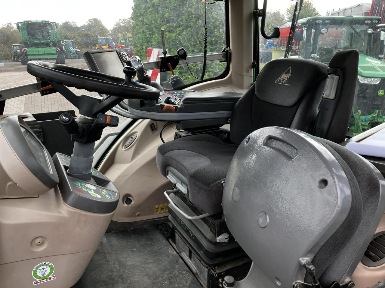 Fendt 828 Vario - Farm tractor: picture 5 Fendt 828 Vario - Farm tractor: picture 5