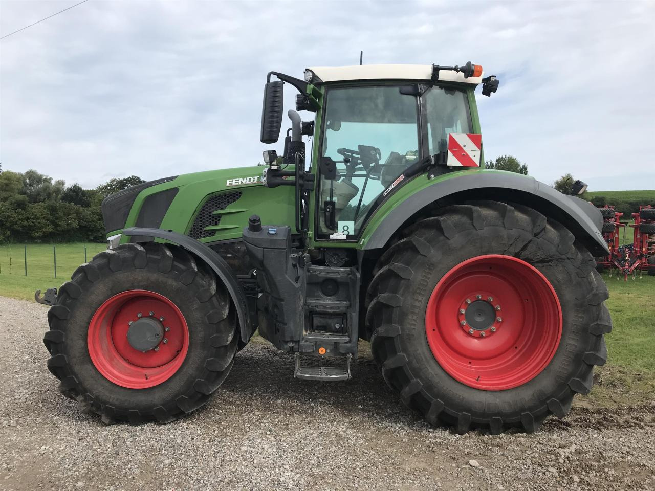 Fendt 828 Vario Profi Plus - Farm tractor: picture 1 Fendt 828 Vario Profi Plus - Farm tractor: picture 1