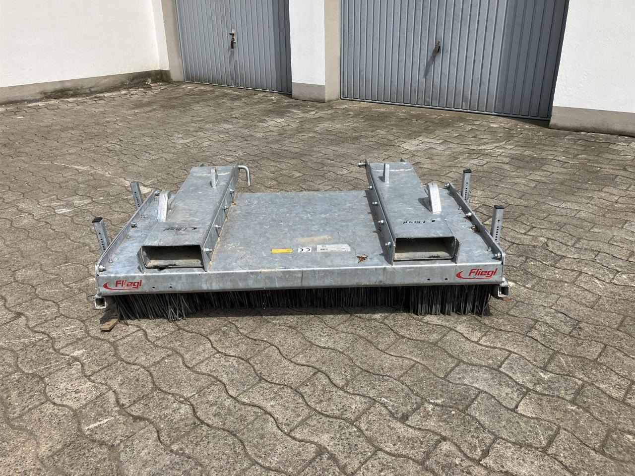 Fliegl Löwe 1,50m - Broom for Municipal/ Special vehicle: picture 1 Fliegl Löwe 1,50m - Broom for Municipal/ Special vehicle: picture 1