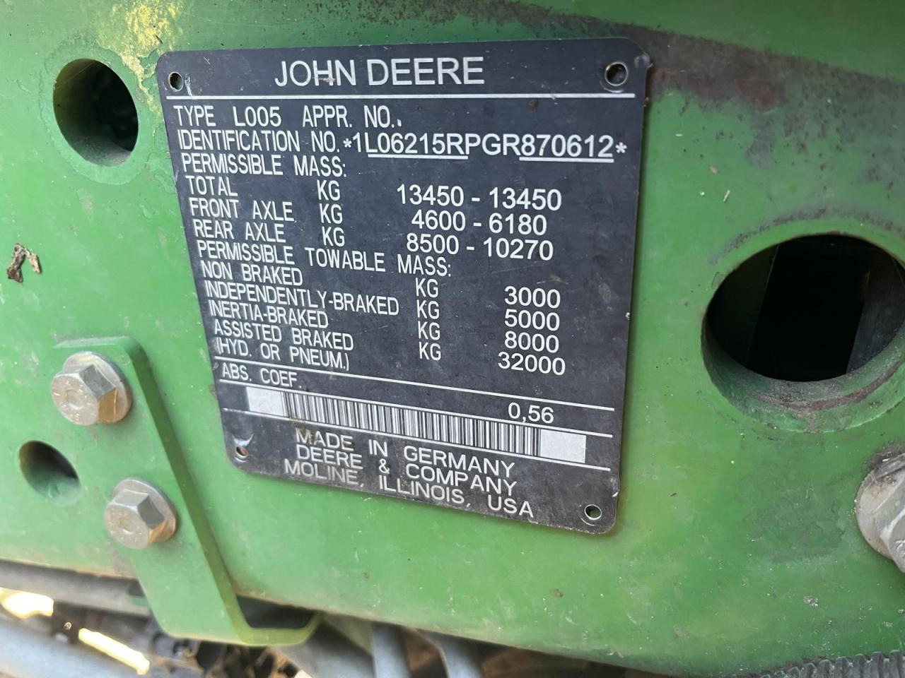 John Deere 6215R - Farm tractor: picture 4 John Deere 6215R - Farm tractor: picture 4