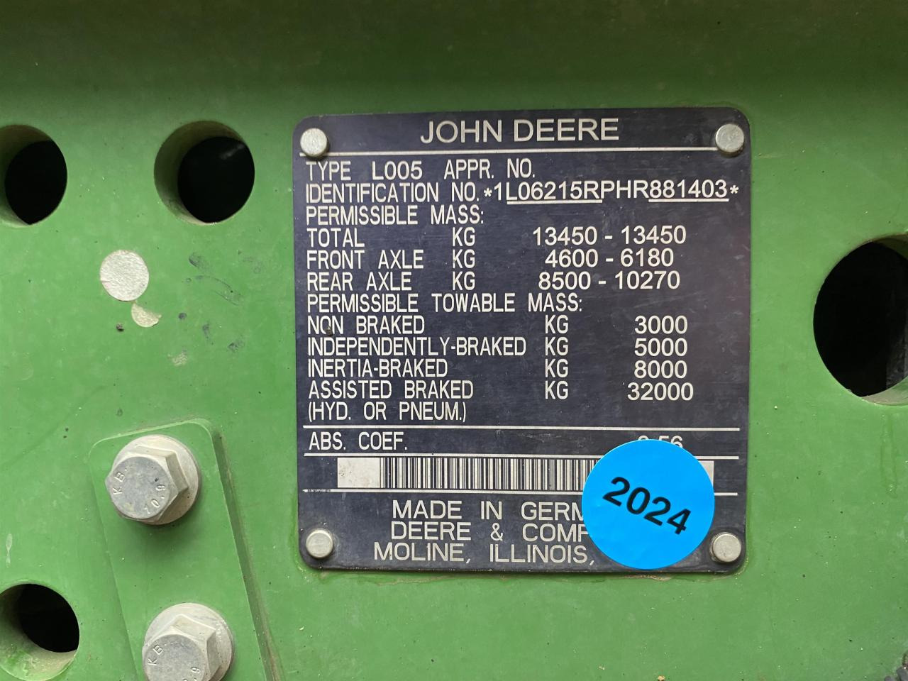 Farm tractor John Deere 6215R: picture 7