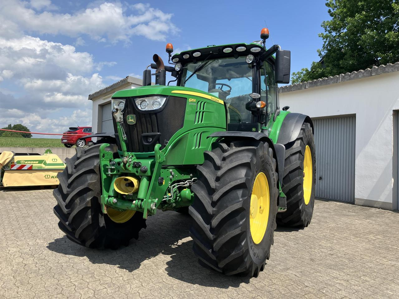John Deere 6215R - Farm tractor: picture 1 John Deere 6215R - Farm tractor: picture 1