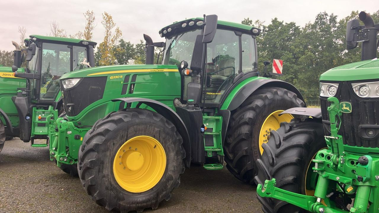 John Deere 6230R - Farm tractor: picture 1 John Deere 6230R - Farm tractor: picture 1
