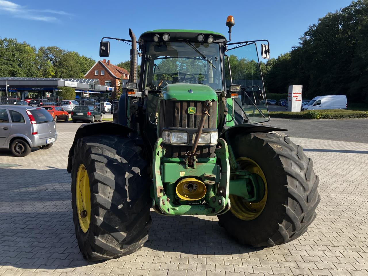 John Deere 6920 S - Farm tractor: picture 2 John Deere 6920 S - Farm tractor: picture 2