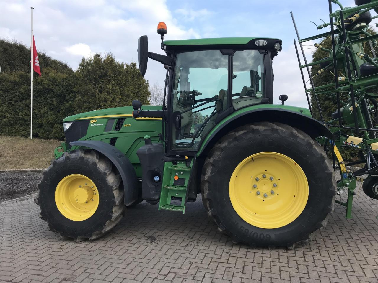 John Deere 6R 140 - Farm tractor: picture 1 John Deere 6R 140 - Farm tractor: picture 1