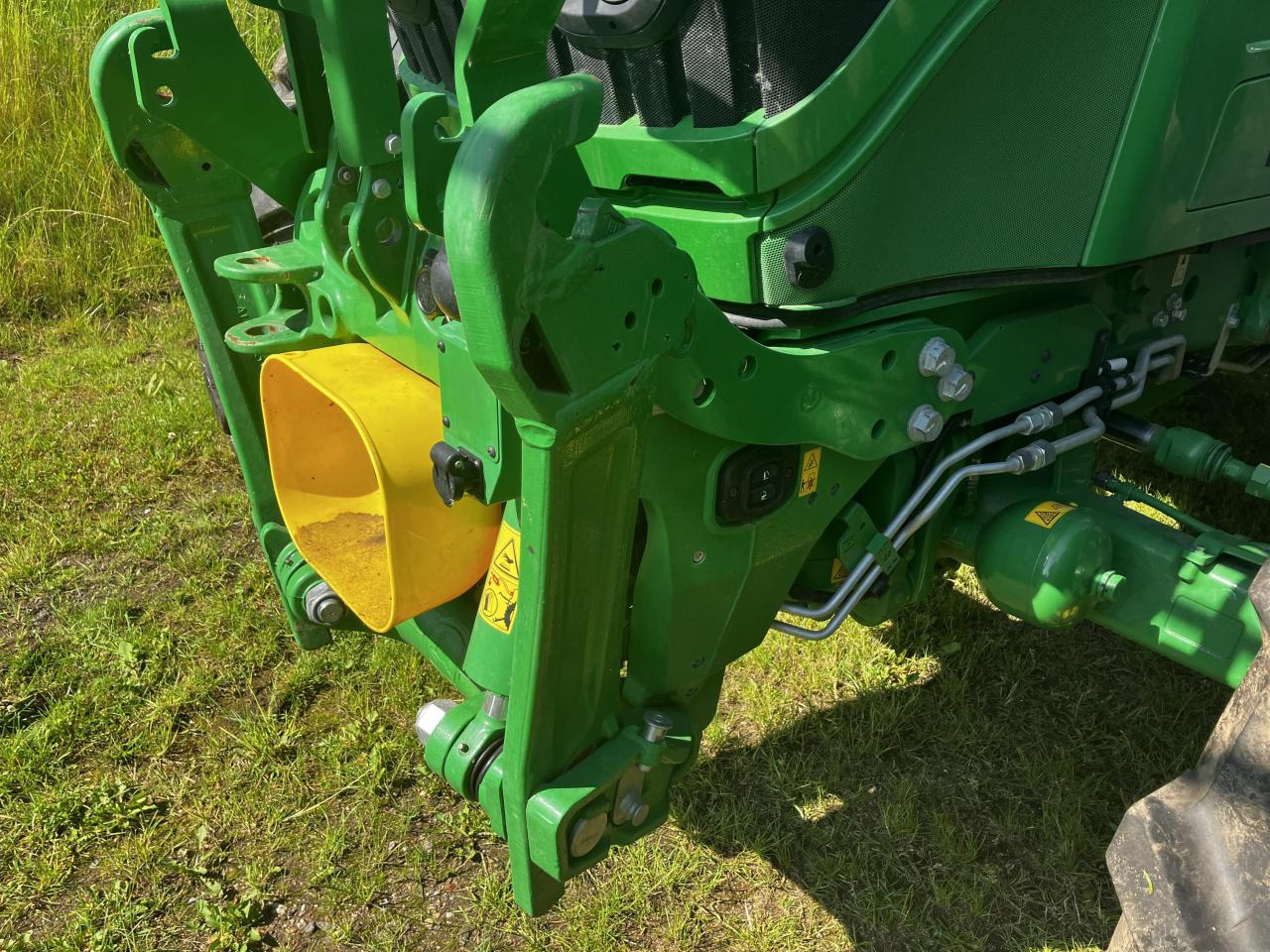 John Deere 6R 155 - Farm tractor: picture 4 John Deere 6R 155 - Farm tractor: picture 4