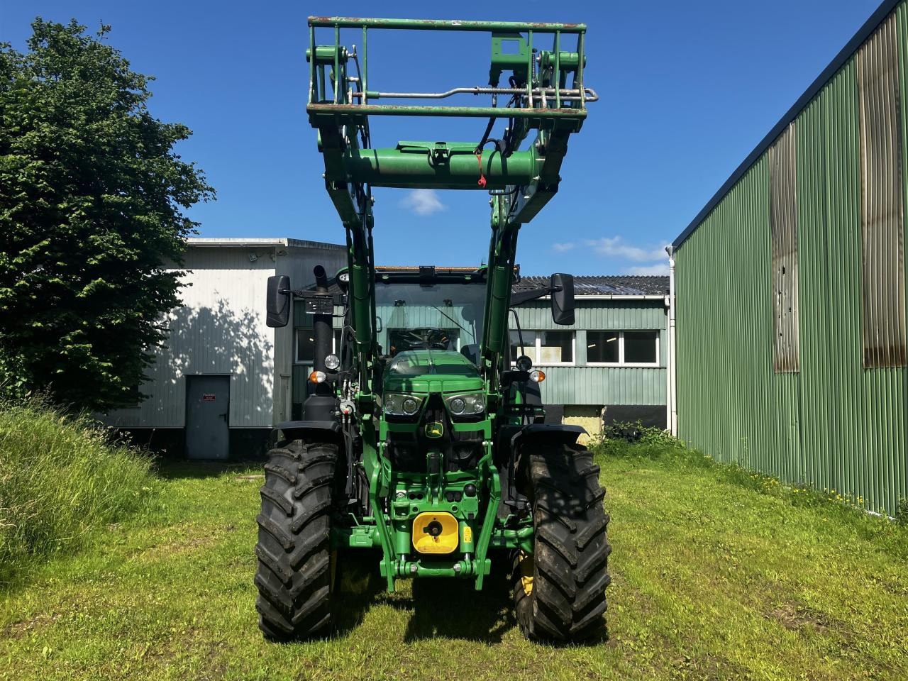 John Deere 6R 155 - Farm tractor: picture 3 John Deere 6R 155 - Farm tractor: picture 3