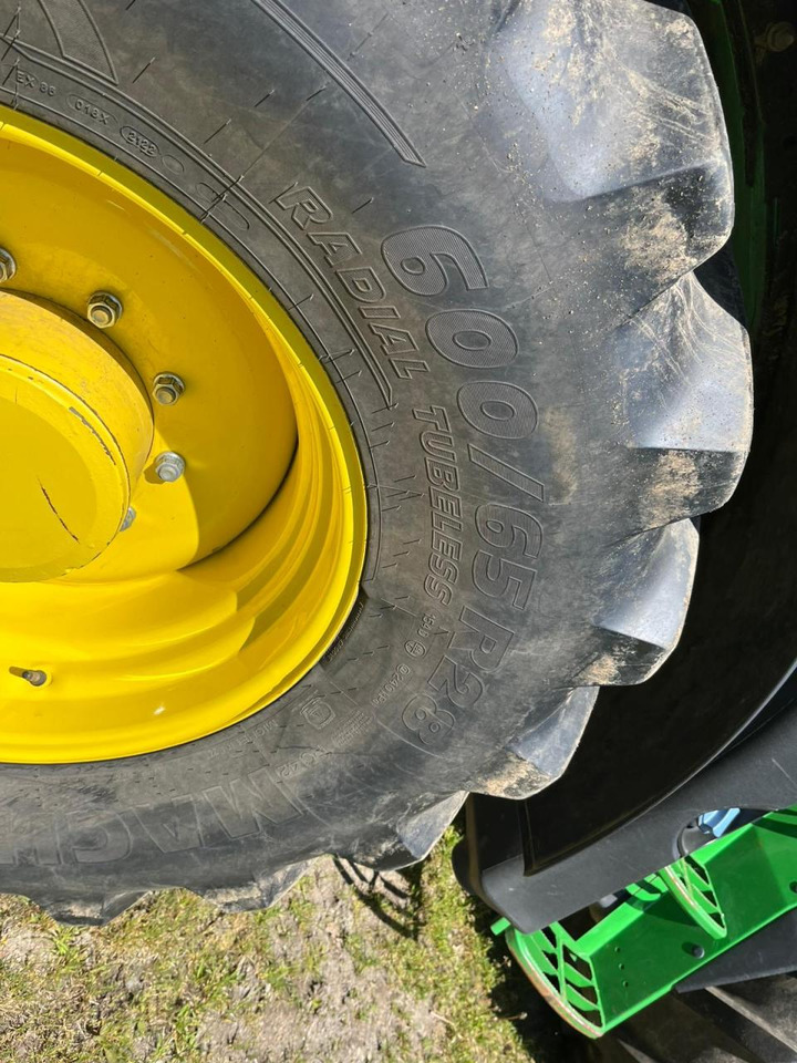 Farm tractor John Deere 6R 165: picture 14