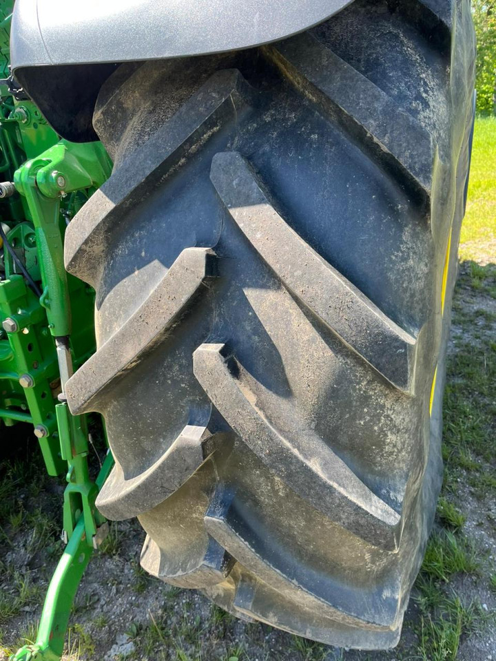 Farm tractor John Deere 6R 165: picture 11