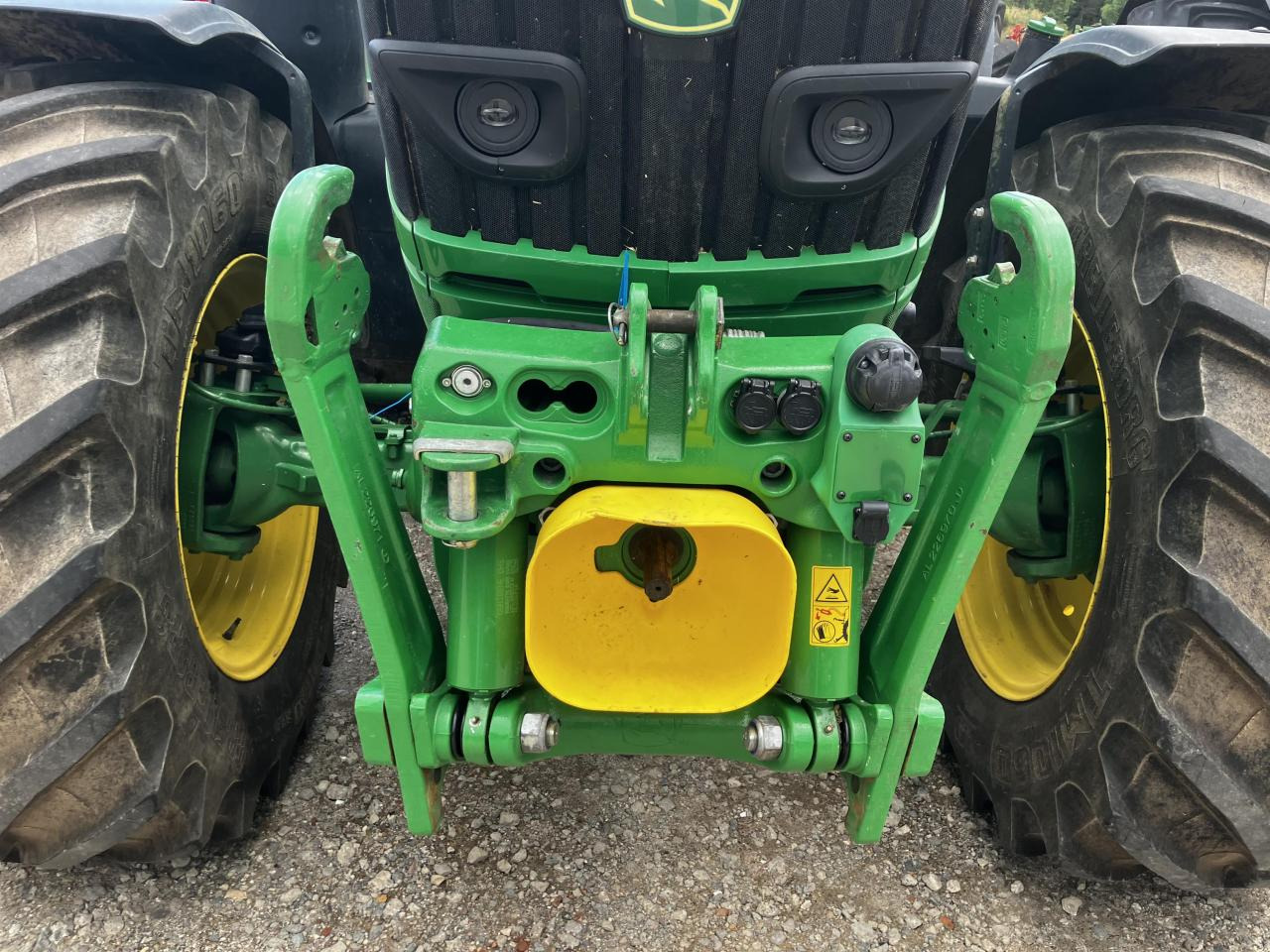 John Deere 6R 185 - Farm tractor: picture 4 John Deere 6R 185 - Farm tractor: picture 4