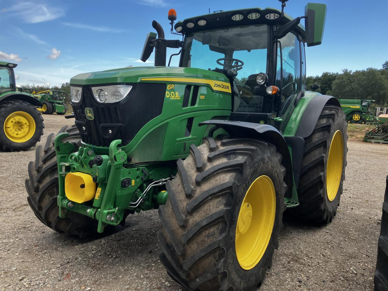 John Deere 6R 185 - Farm tractor: picture 1 John Deere 6R 185 - Farm tractor: picture 1