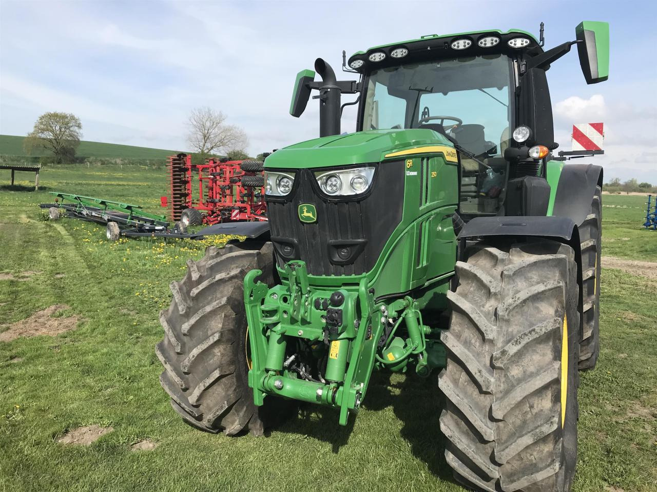 John Deere 6R 250 - Farm tractor: picture 3 John Deere 6R 250 - Farm tractor: picture 3