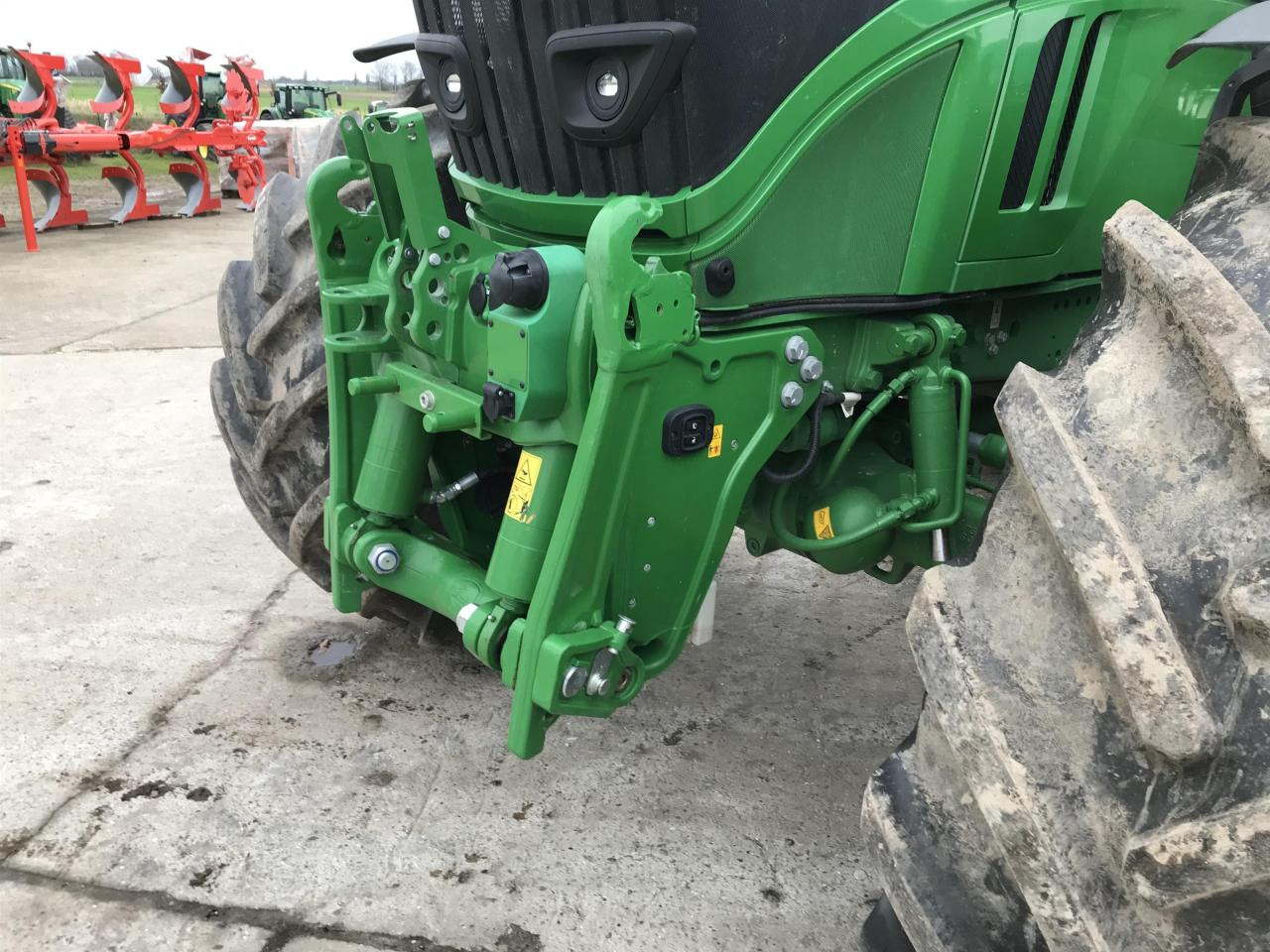 John Deere 6R 250 - Farm tractor: picture 4 John Deere 6R 250 - Farm tractor: picture 4