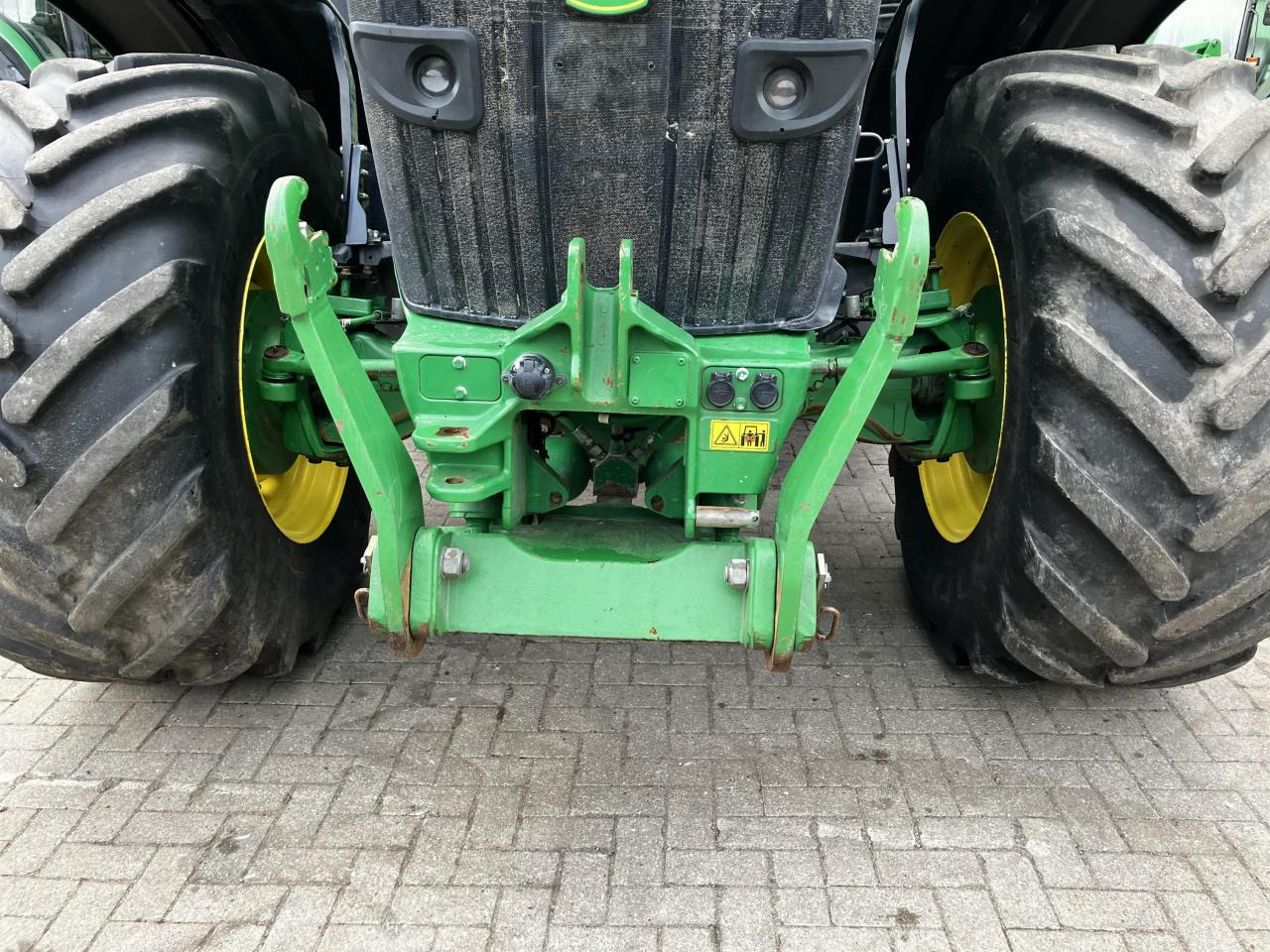 John Deere 7290R - Farm tractor: picture 4 John Deere 7290R - Farm tractor: picture 4
