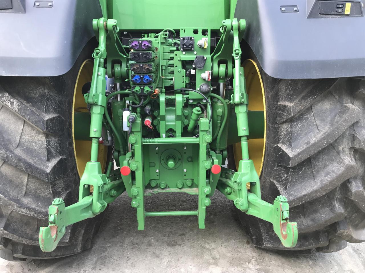 John Deere 7R 310 - Farm tractor: picture 5 John Deere 7R 310 - Farm tractor: picture 5