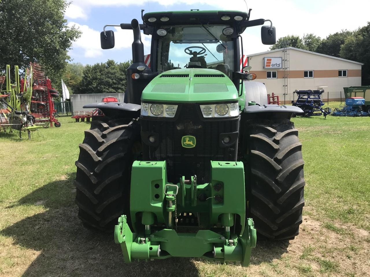 John Deere 8370R - Farm tractor: picture 3 John Deere 8370R - Farm tractor: picture 3